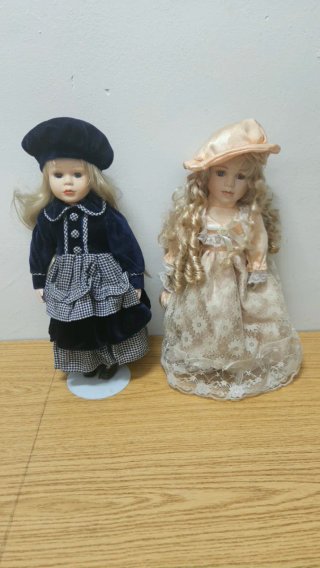 Set de 2 Muñecas de Porcelana