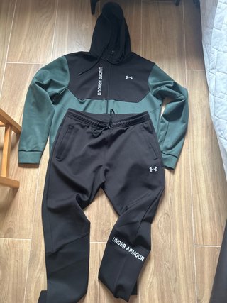 Set sportivo Under Armour nero e verde