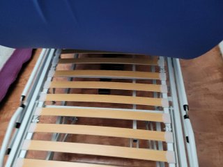 Cama articulada con somier de láminas