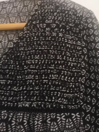 Blusa Estampada Negra Y Blanca.