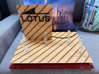Expositor de relojes Lotus Para 4 relojes