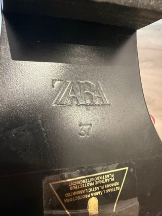Botines piel Zara efecto serpiente, negro y rojo