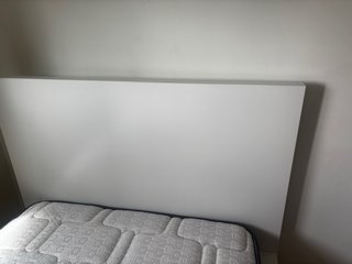 Cama 90x200cm Blanca + colchón 21 cm de alto.