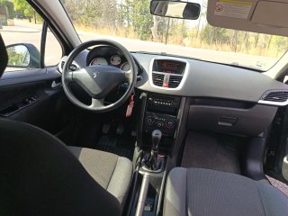 Peugeot 207 2009