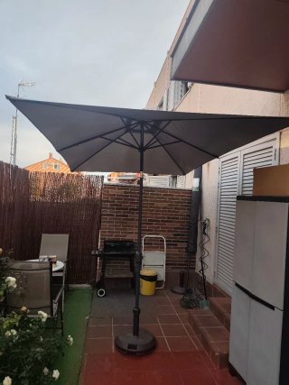 Sombrillas 2  Patio Gris 3x2m con pie ambas