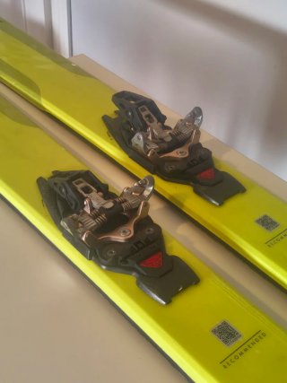 Esquís de travesía all-mountain Salomon QST 85 177