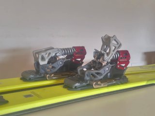Esquís de travesía all-mountain Salomon QST 85 177