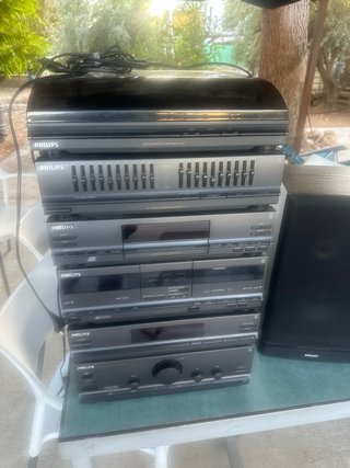 Equipo de música Philips clásico