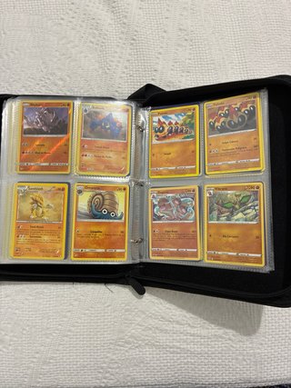 Álbum de Cartas Pokémon, incluye 400 cartas