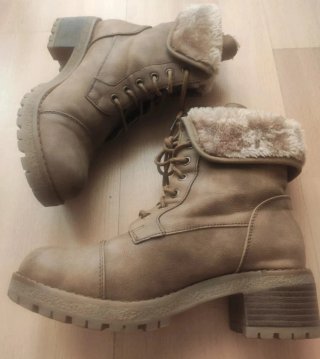 Botines marrones con cordones XTI