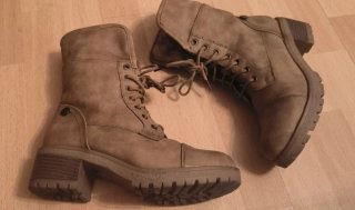 Botines marrones con cordones XTI