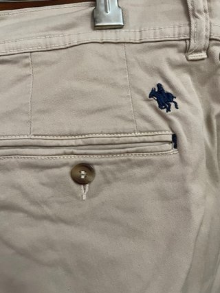 Pantalón chino beige