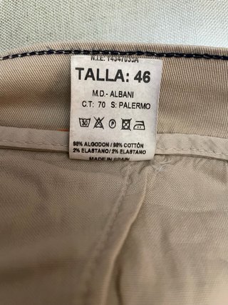 Pantalón chino beige