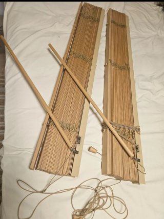 Persiana de lamas de madera. Tengo dos unidades.
