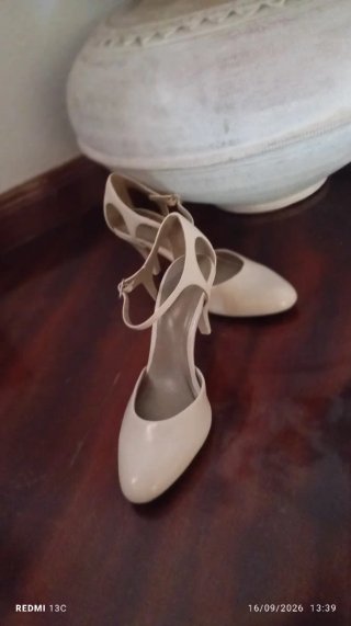 Zara Sapatos Abertos Creme Tam