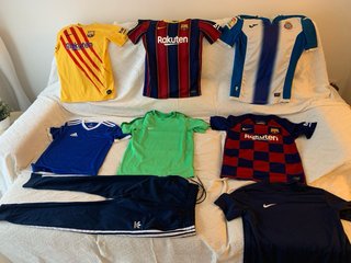 Set di abbigliamento sportivo per adolescenti. Taglia XL da bambino.
