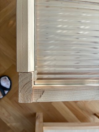 Pareja de mesas auxiliares de madera y cristal