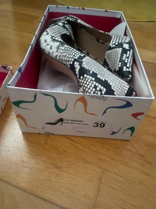Zapatos de tacón piel serpiente talla 39