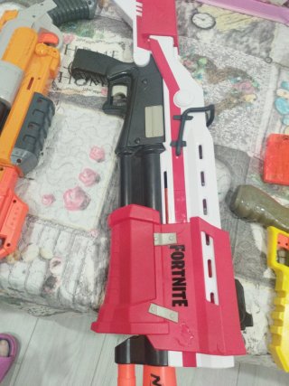 Pistola Nerf Fortnite.