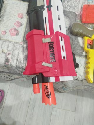 Pistola Nerf Fortnite.