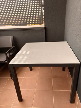 Mesa de jardín y 4 sillas cristal y metal