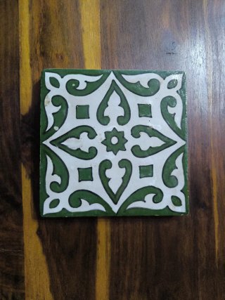 Azulejo decorativo hecho a mano