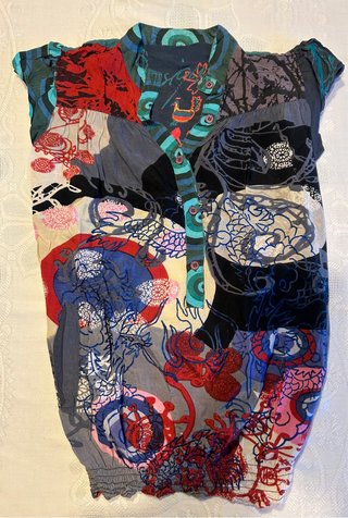 Blusa Desigual con motivos japoneses