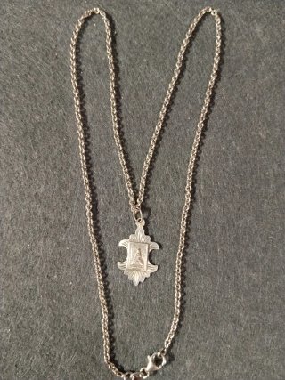 Cadena y Colgante de Plata Virgen de Montserrat
