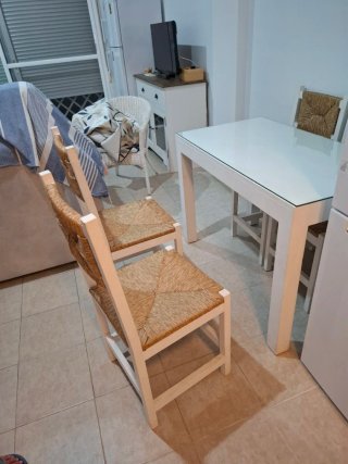Juego de Mesa de Comedor con 4 Sillas