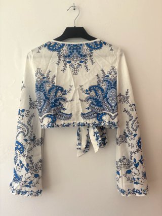 Camisa Corta Estampada con Lazos