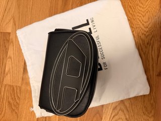Borsa nera Diesel con logo ovale