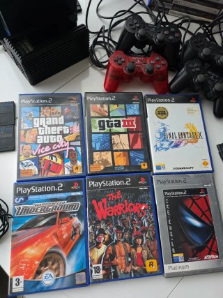 PS2 Fat Negra + 36 Juegos + 4 Mandos