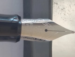 Pluma Estilográfica con Estuche
