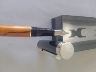 Pluma Estilográfica con Estuche