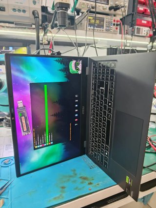 Buscamos técnico en electrónico para telefonía/PC