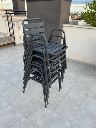 Sillas de aluminio apilables gris oscuro
