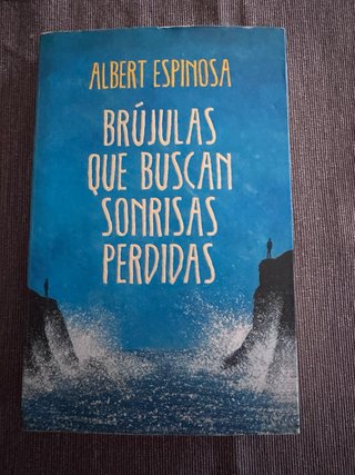 Libro. Brújulas que buscan sonrisas perdidas