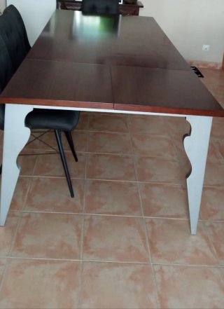 Mesa de Salón de Madera
