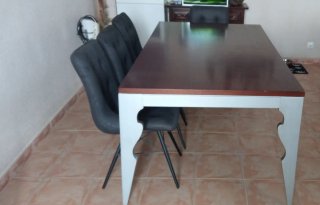 Mesa de Salón de Madera