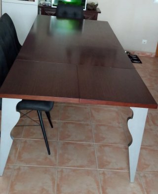 Mesa de Salón de Madera