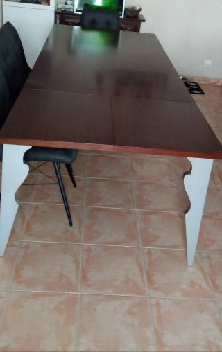 Mesa de Salón de Madera