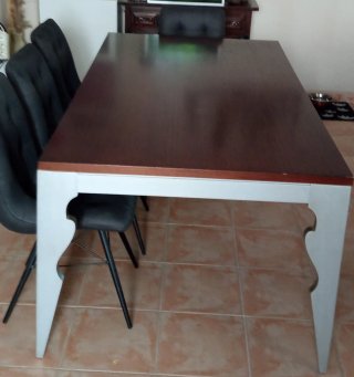 Mesa de Salón de Madera
