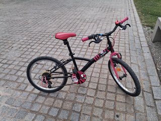 Bicicleta niña rosa y negra