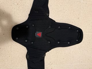 Espaldera Dainese