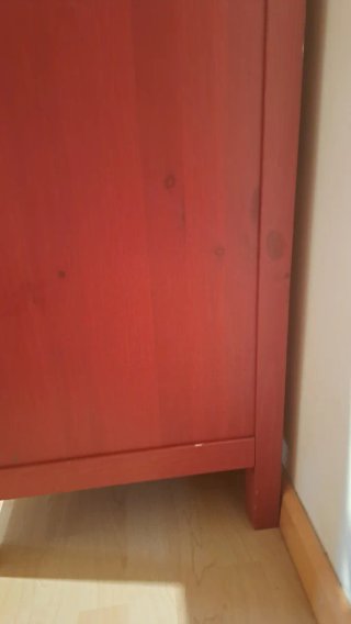 Cómoda IKEA Hemnes 3 cajones roja