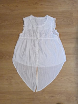 Camisa sin mangas blanca