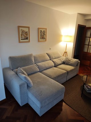 Sofá Eskilstuna 3 plazas con chaiselongue