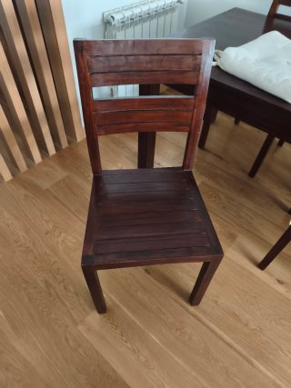 Mesa Extensible de Salón  +  4 sillas, Marca Banak
