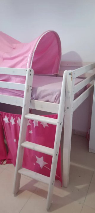 Litera infantil con dosel rosa