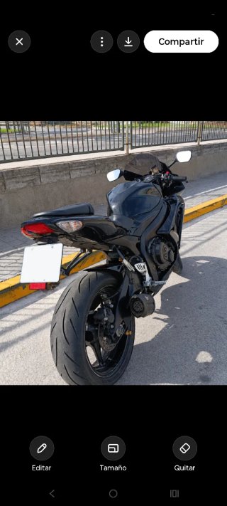 Suzuki GSXR 750 Negra